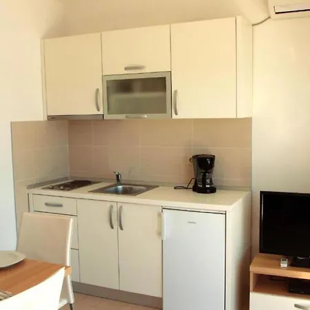 At The Sea Apartamento Klek