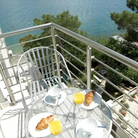 At The Sea - 5 M From The Apartment *