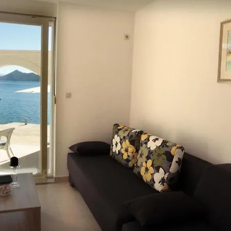 Apartment At The Sea - 5 M From The
