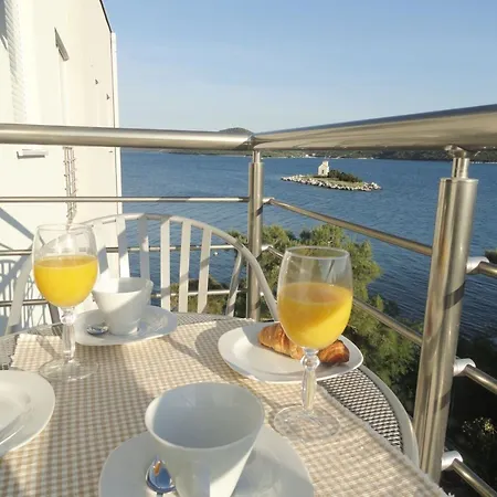 At The Sea شقة كليك